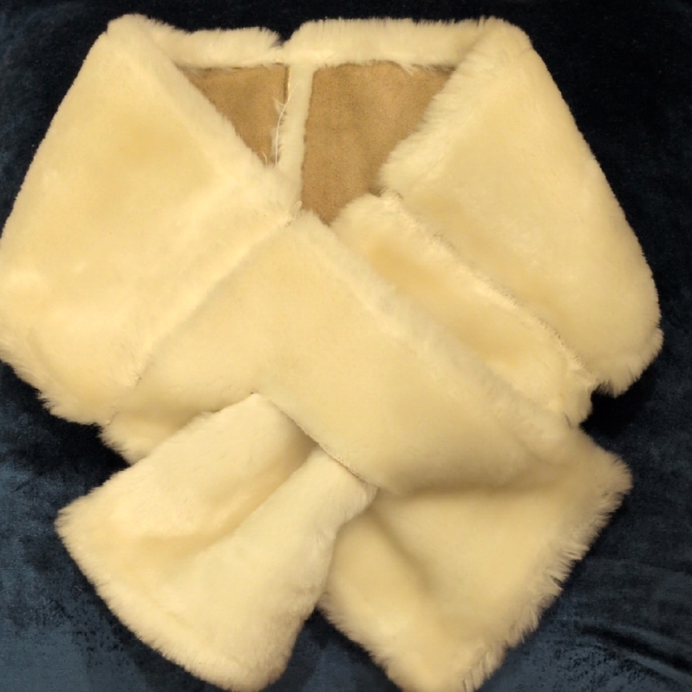 Elegant Cream Rabbit Fur Collar Wrap/Scarf